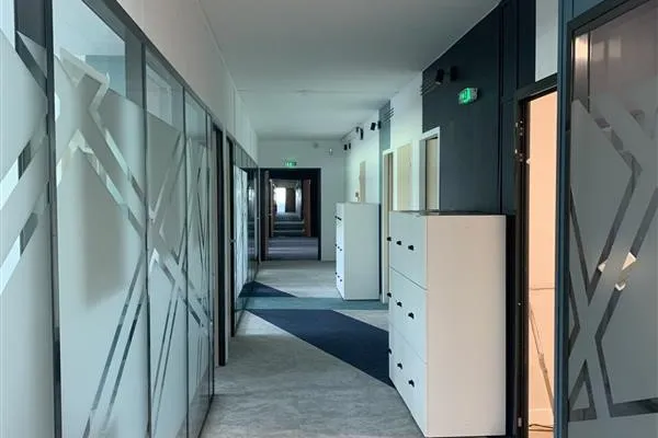 Réaménagement d'un immeuble de bureaux en réemploi in situ | Toulouse (31) - Logo