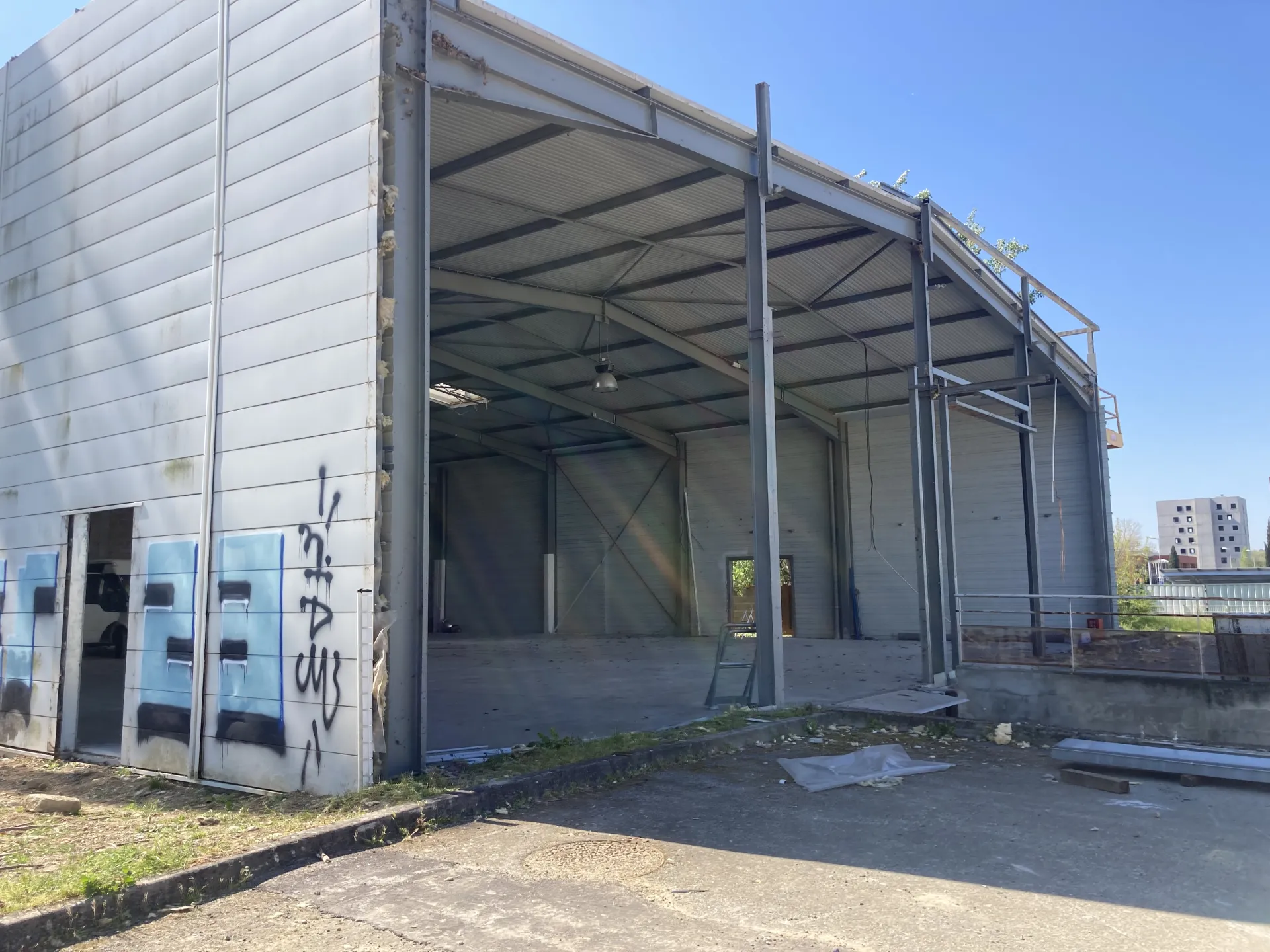 Dépose soignée d'une charpente métallique en vue de son réemploi | Labège (31) - Logo