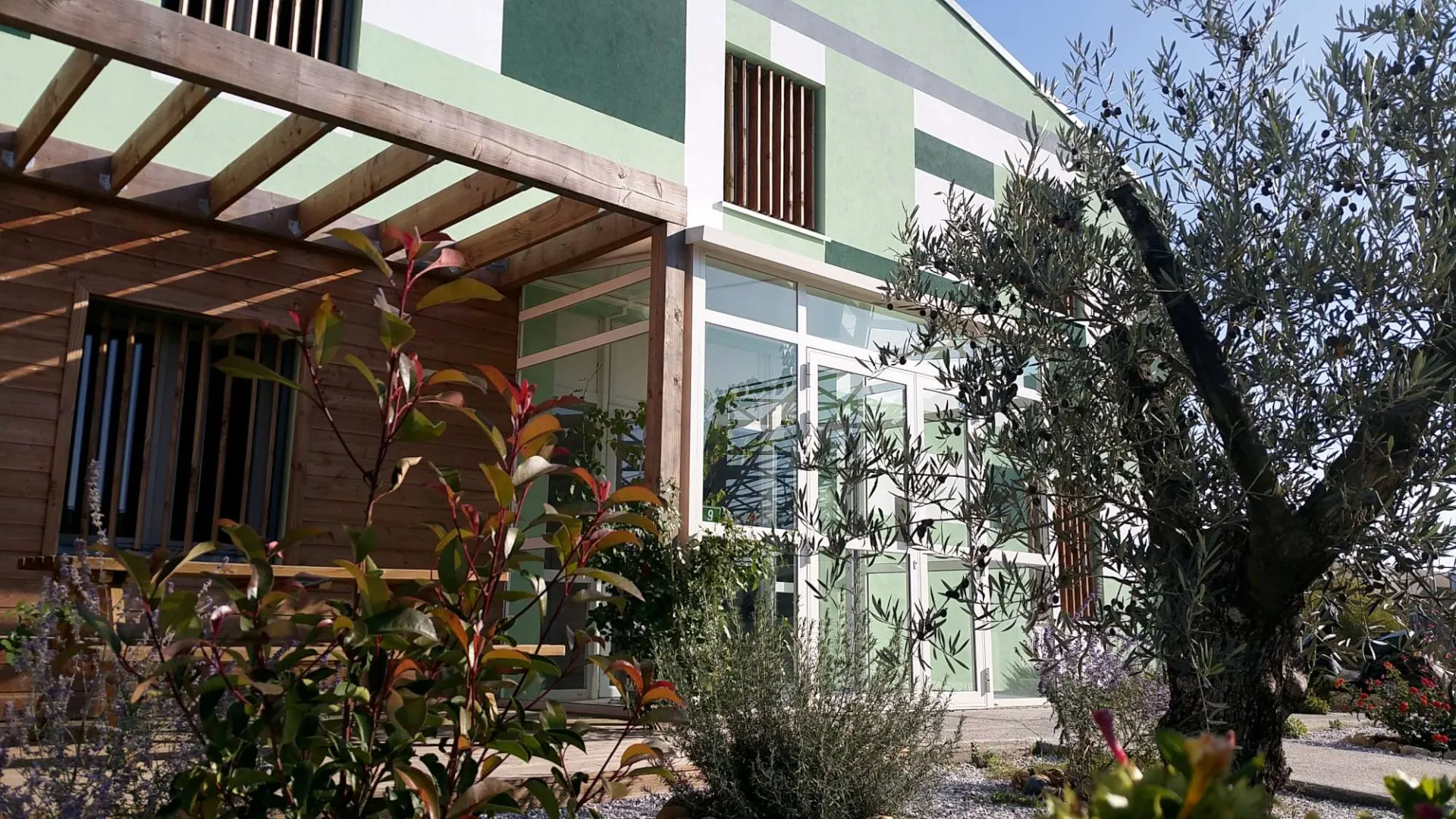 Siège social de Méditrag | Saint-Thibéry (34) - Logo