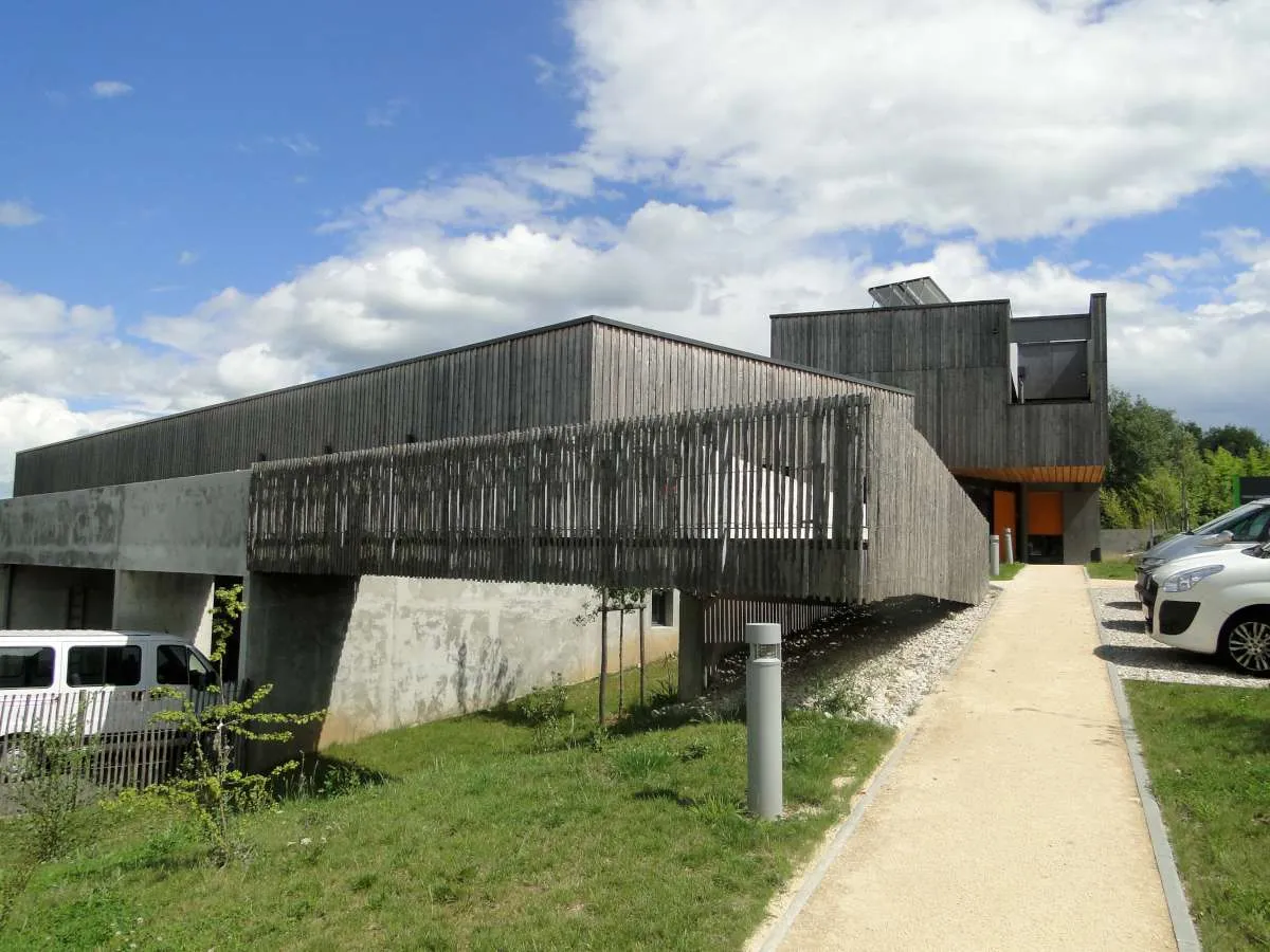 BÂTIBUZZ Un cocon en bois pour le Centre départemental de l'enfance | Cahors (46) - Logo