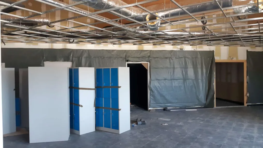 La salle hors-sac et ses casiers réemployés