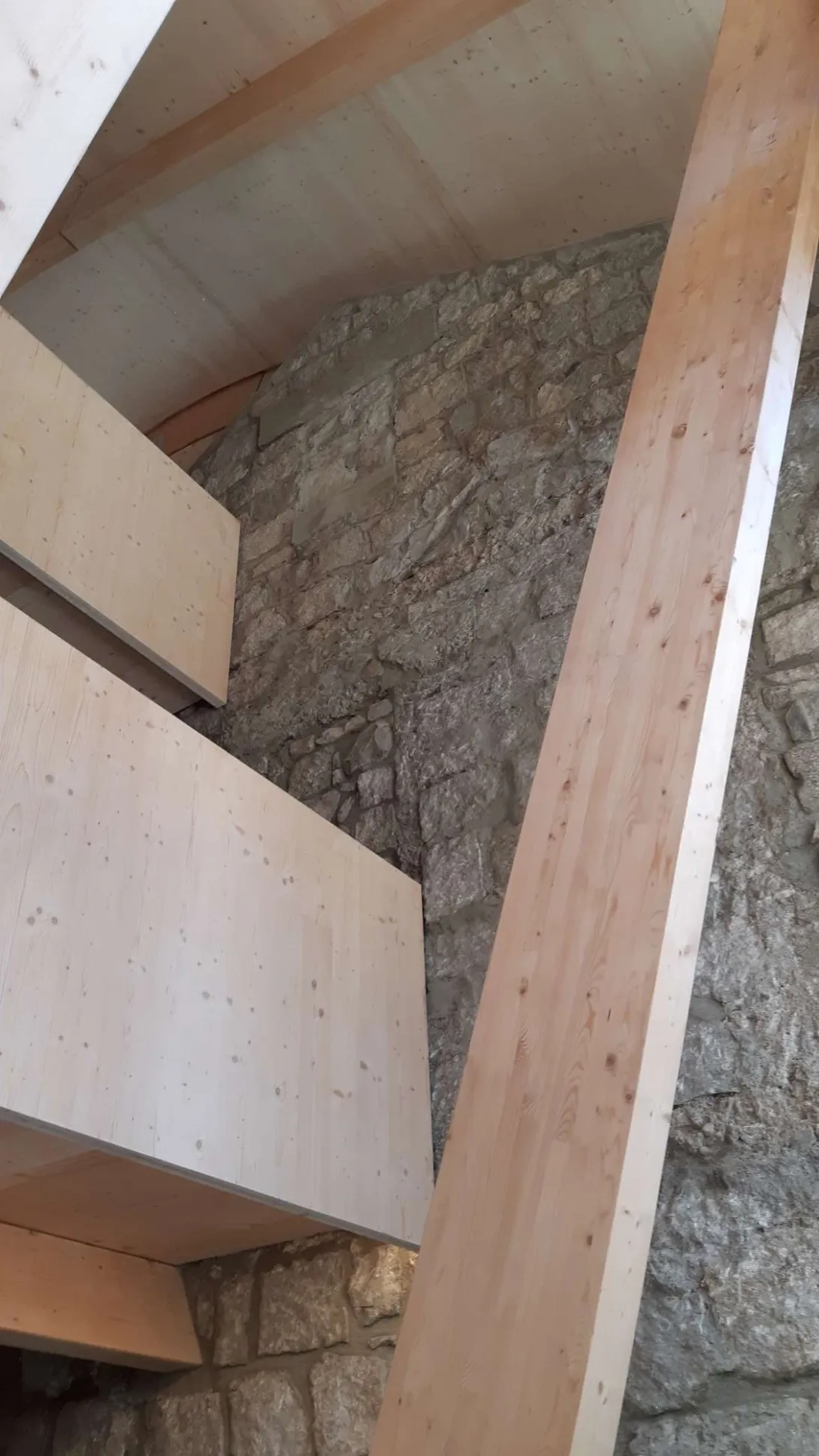 Le pignon du "Marcadau" vue depuis le hall triple hauteur