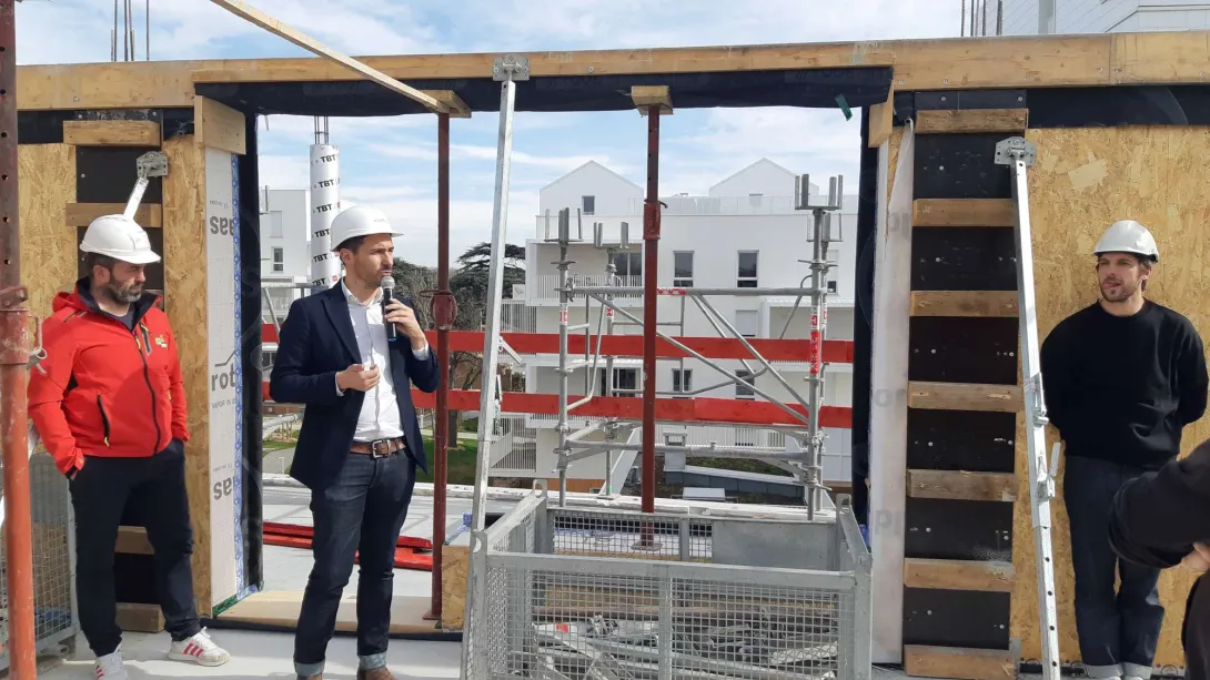 Les explications du promoteur, de l'architecte et du charpentier