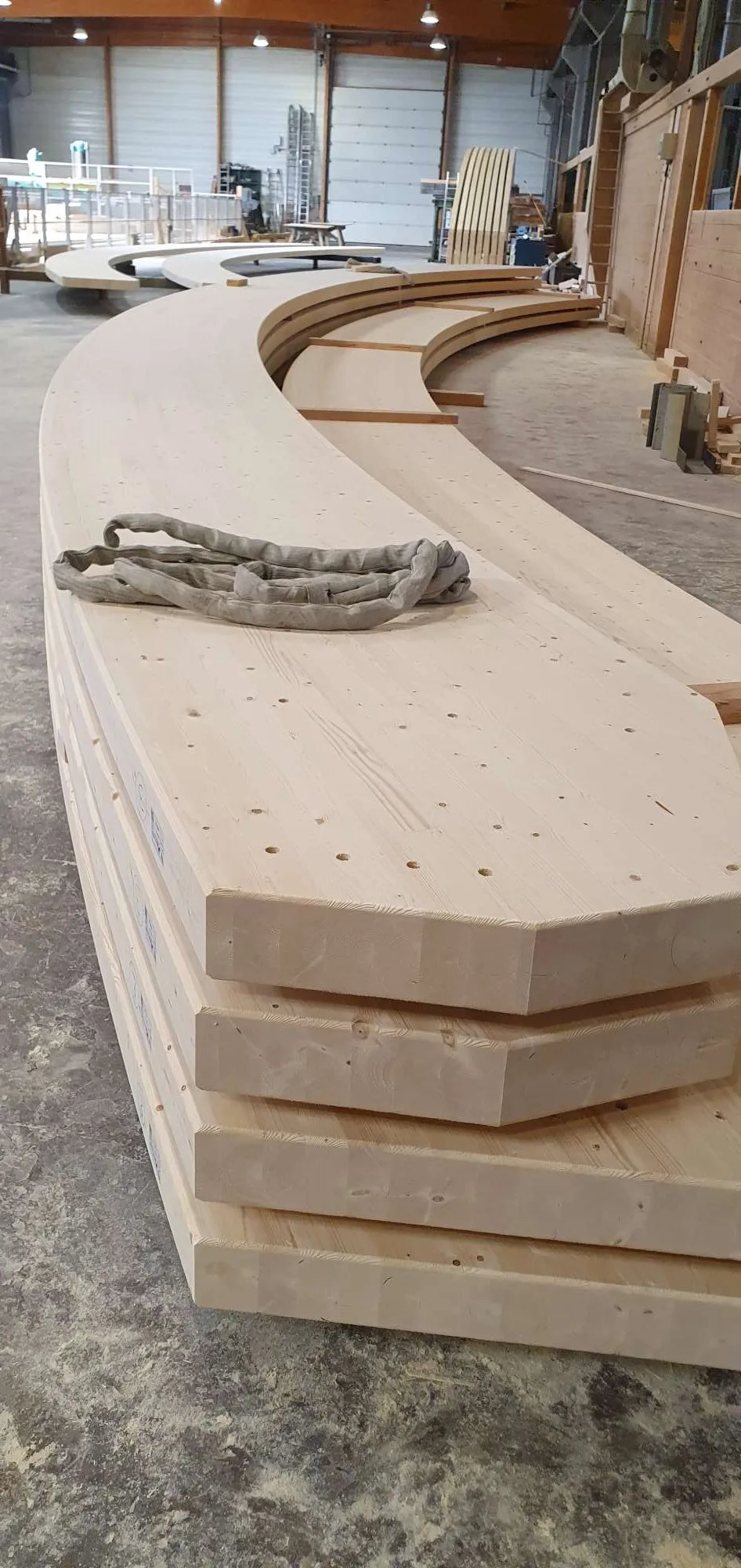 Charles & Mouysset - Poutres lamellé-collé usinées