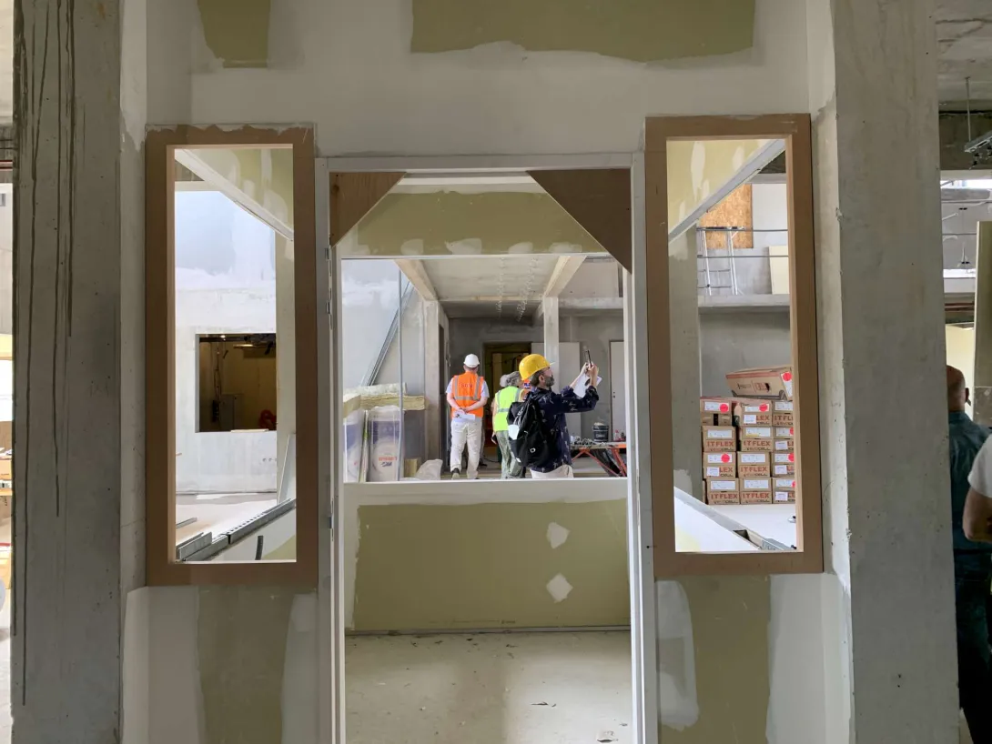 Au niveau des futures caisses et du hall d'entrée