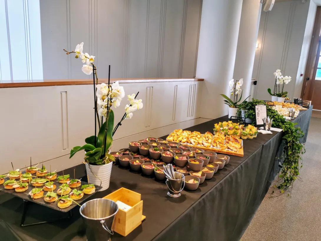 Buffet de la réception