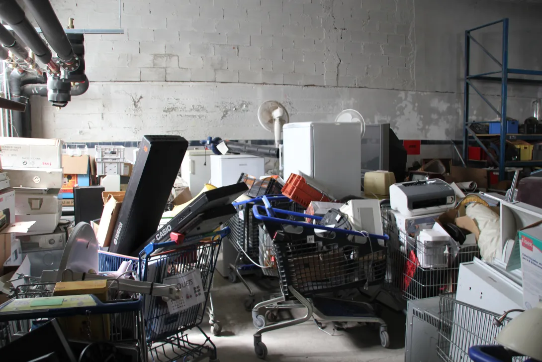 Visite Le Parchemin à Limoux (11) - Stock de matériel électronique de la ressourcerie