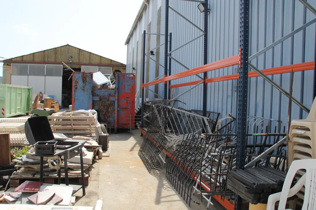 Visite Le Parchemin à Limoux (11) - Zone réemploi des matériaux de construction et aménagement - stock garde-corps