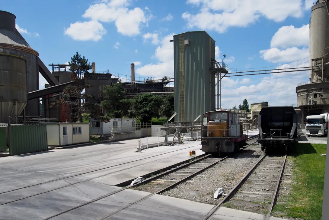 Cimenterie Lafarge de Martres Tolosane : train 