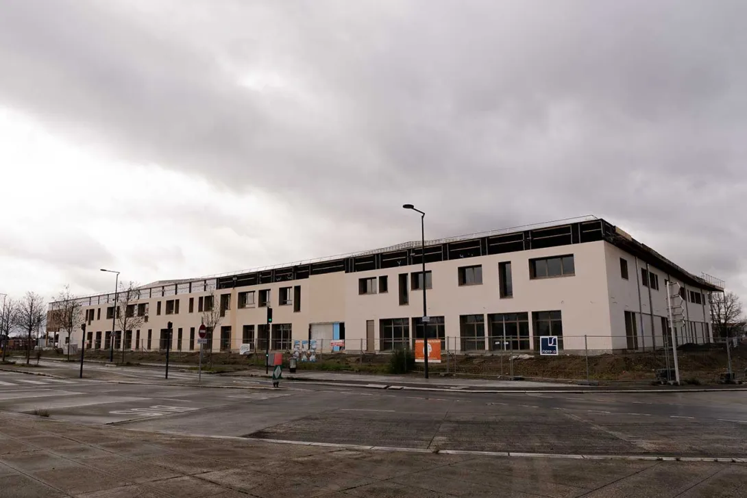 Le collège Paléficat, vue d'ensemble depuis l'angle du boulevard Florence Arthaud et du chemin de Virebent
