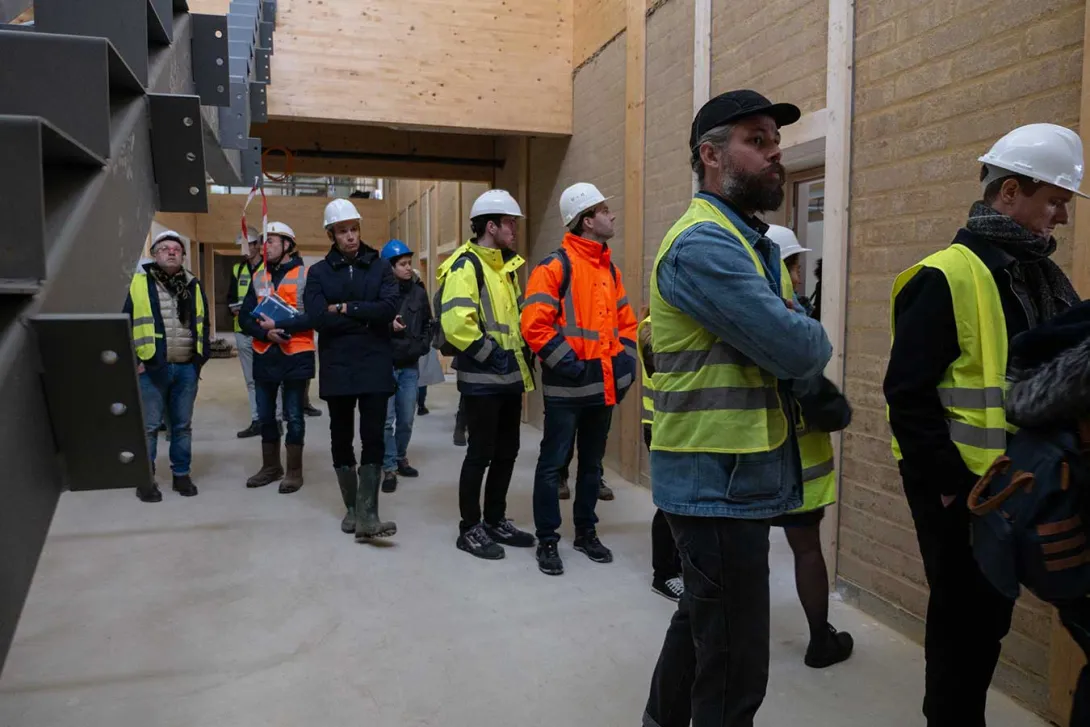 Visite du rez-de-chaussée, où seront les locaux administratifs et les salles spécialisées