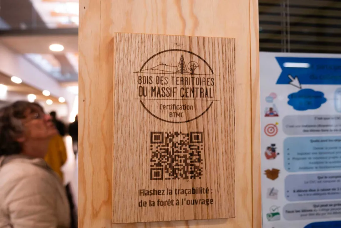 Une application pour voir le circuit réalisé par les bois locaux utilisés pour la construction du bâtiment